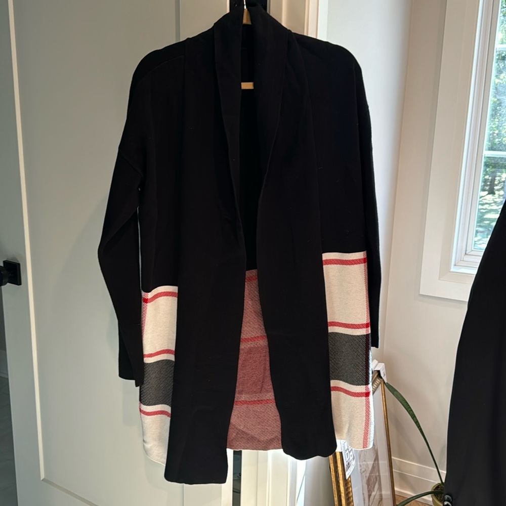 Asks fifth Avenue sweater